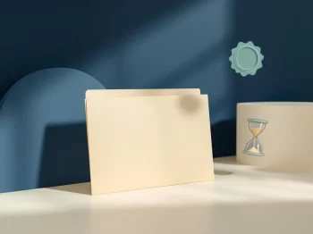 Documentenmap met waarschuwingssymbool, zandloper en officieel zegel op crèmekleurige ondergrond met blauwe vormen