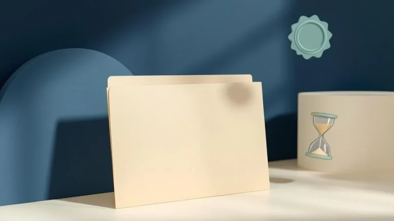 Documentenmap met waarschuwingssymbool, zandloper en officieel zegel op crèmekleurige ondergrond met blauwe vormen