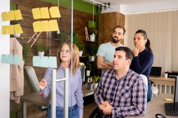 Invoering loontransparantie uitgesteld tot 2027 Invoering loontransparantie uitgesteld tot 2027