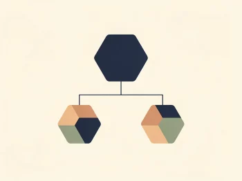 Grote hexagon verbonden met twee kleinere hexagons in navy blauw, zand en sagegroene tinten, symboliseert gestructureerde bedrijfsstructuur.